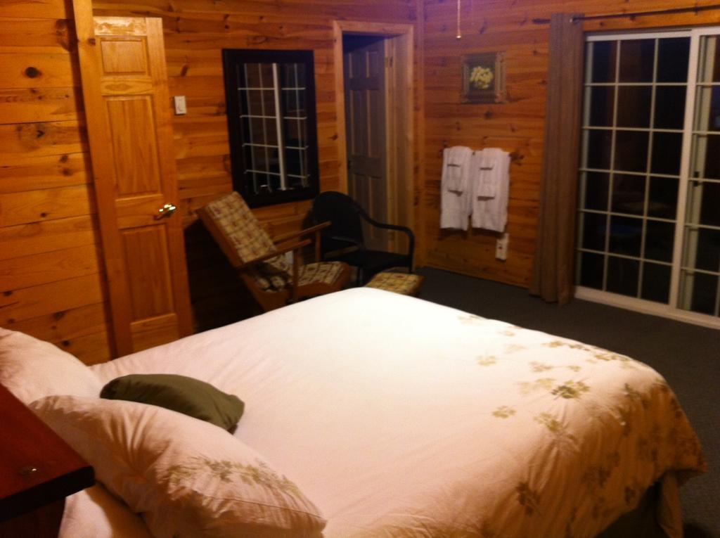 Lake Lauzon Resort Blind River Habitación foto